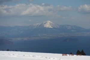 琵琶湖と伊吹山