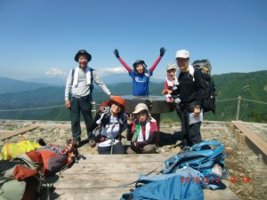 塔の岳山頂にて