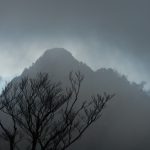 雲間から覗いた大日岳
