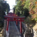 赤い鳥居の高取神社