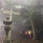 霧の丹生神社